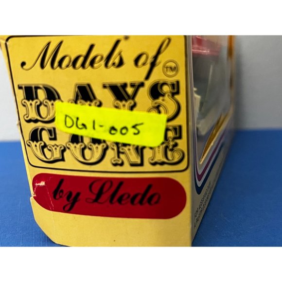 Vintage LLEDO Diecast HORSE DRAWN OMNIBUS W/ FIGURES DOWNTOWN DGI-005 - Picture 6 of 9